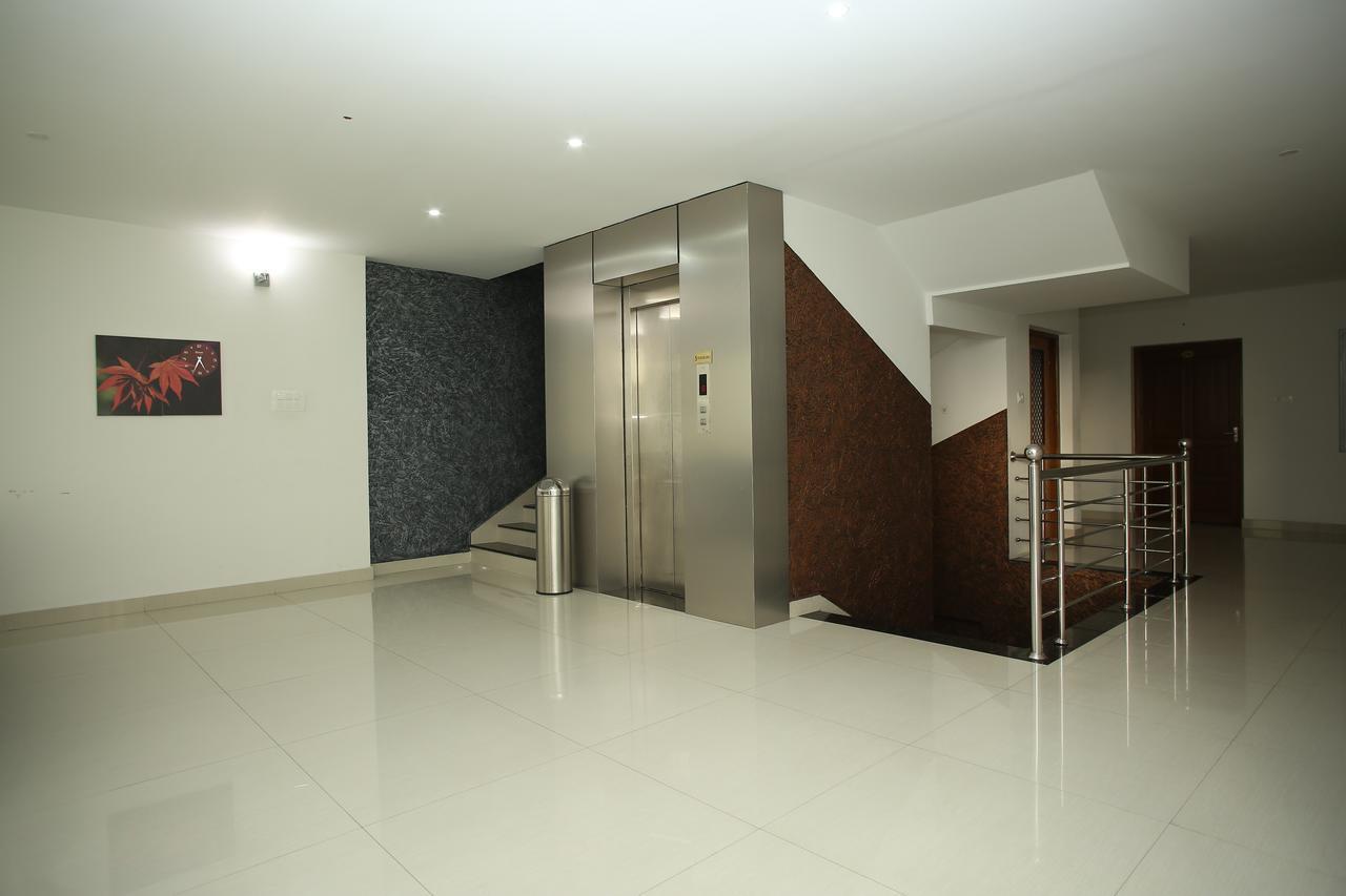 Sara Hotels And Apartments Недумбассери Экстерьер фото